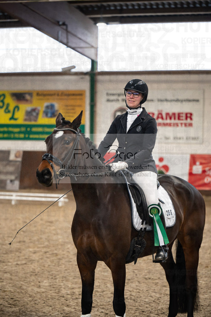 Hallenreittunier Voxtrup 2023 | Entdecke hochwertige Reitturnierfotos von Foto Oger. Professionell, emotional und authentisch – jetzt Lieblingsmomente im Shop bestellen.Deutschlandweite Turnierfotografie. - Realisiert mit Pictrs.com