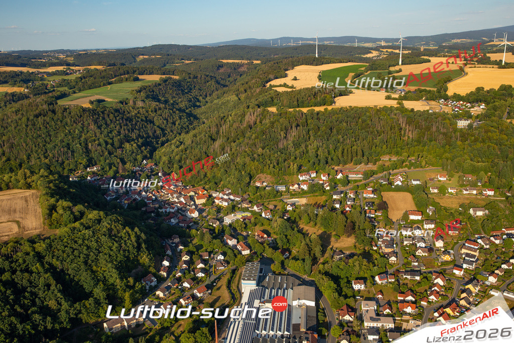 Das Luftbild zeigt :  Wirsberg - Die Luftaufnahme wurde 2023 vom UL-Flugzeug aus erstellt ( keine Drohne ) - Hochauflösende Luftaufnahme - Für grossformatige Ausdrucke geeignet. Die Geschenkidee !Mit Lizenz und Bildrechte bestellbar