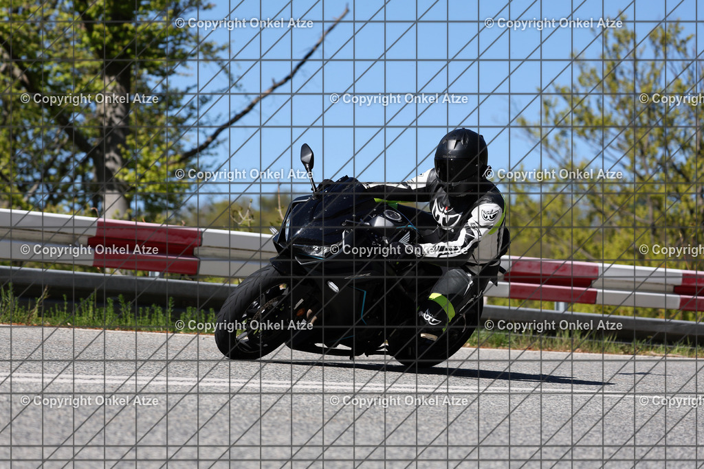 IMG_8200 | Fotograf am Kyffhäuser. Onkel Atze. Kyffhäuser Rennstrecke. Café36. Motorsportfotografie. - Realisiert mit Pictrs.com