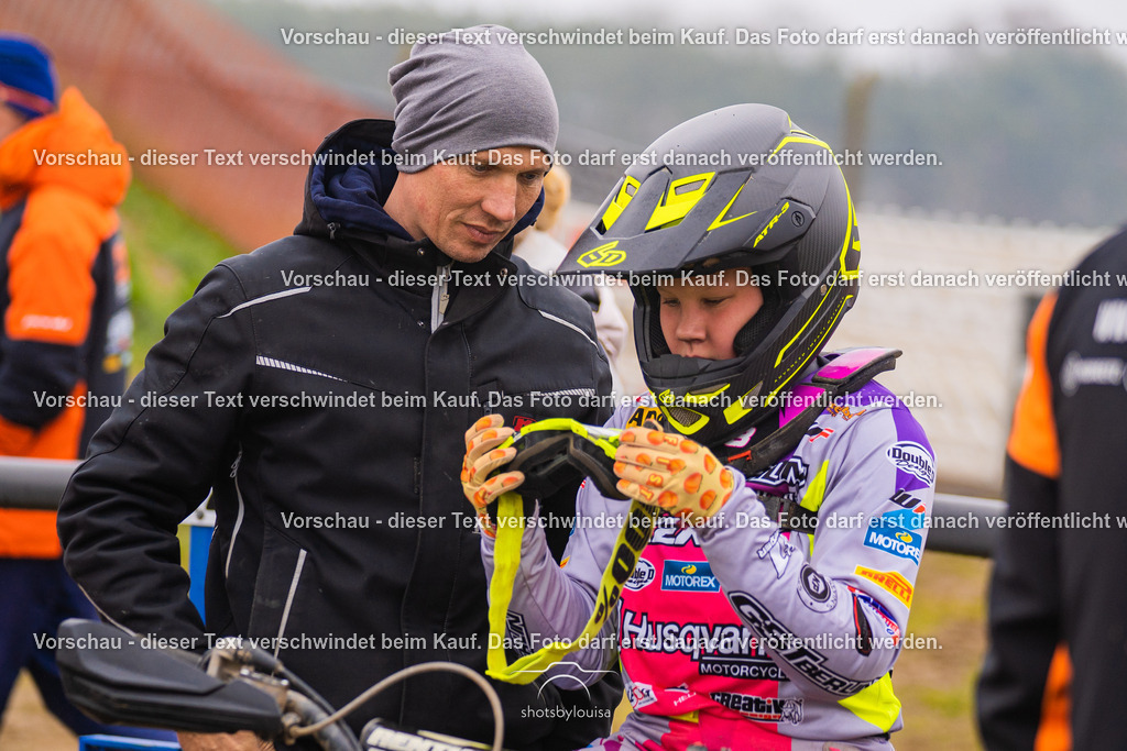20260412_MCCBensdorf-1014 | Sportfotografin aus Berlin-Brandenburg mit Fokus auf Motocross. Ich halte deine sportliche Leistung und echte Emotionen auf und neben der Strecke professionell fest. Entdecke die Fotos von deinem Rennen und bestelle sie direkt hier im Shop.