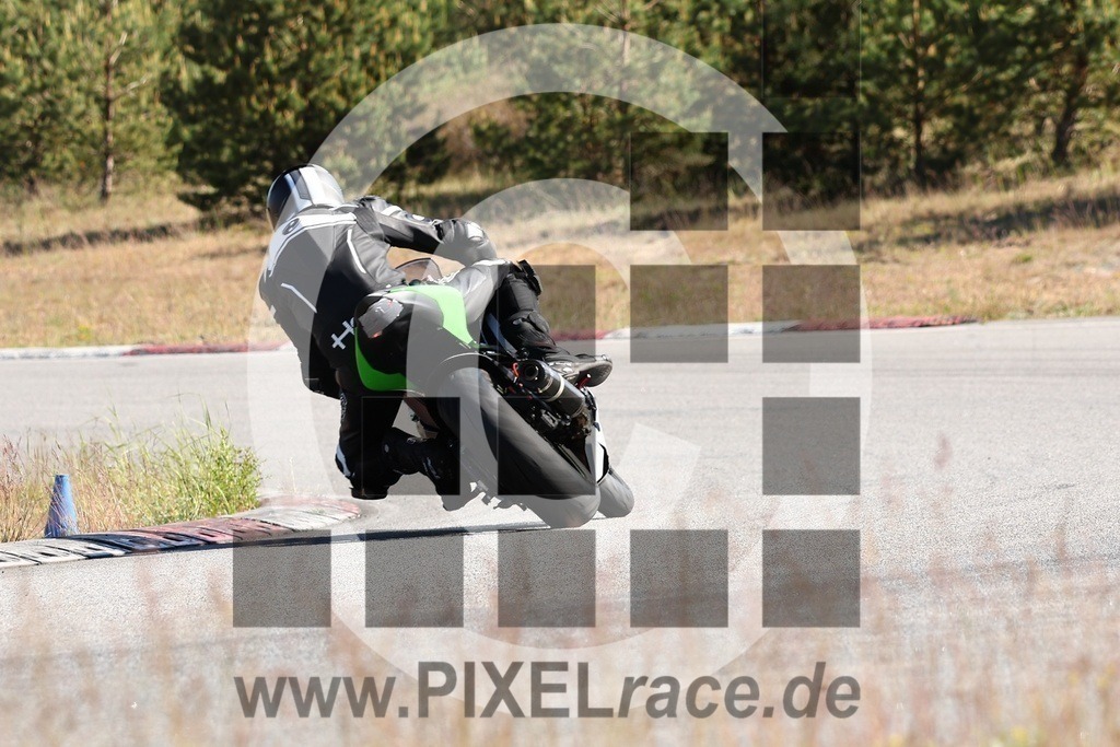 0029-20240512_05948 | Schöne Erinnerungen an spannende Momente - das festzuhalten ist unser Job. PIXELrace.de ist seit 2003 auf den Rennstrecken Europas unterwegs um die Action draußen beim Fahren und die wunderbare Stimmung imm Fahrerlager für euch einzufangen.