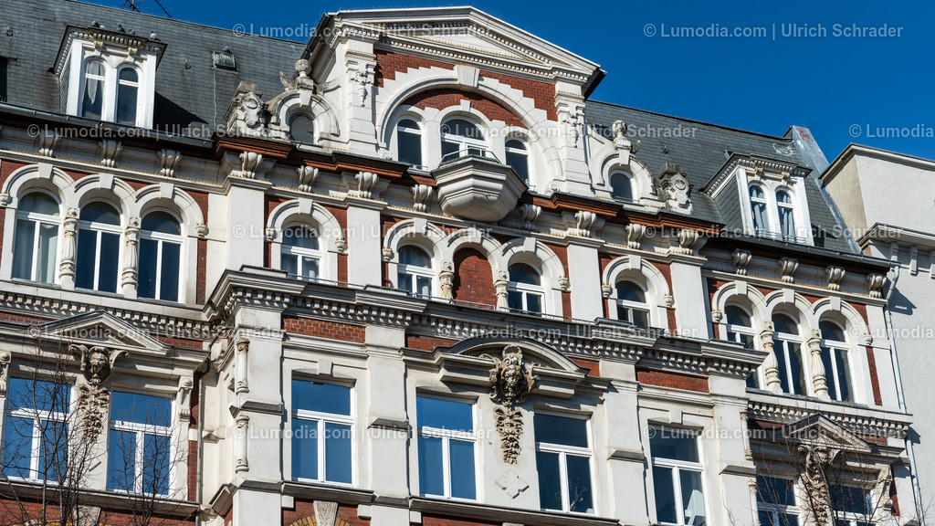 10049-12411 - Magdeburg - Hasselbachplatz | Stockfoto und Bilderpool mit Bildmaterial aus Deutschland, dem Harz, Halberstadt, Quedlinburg, Wernigerode und weltweit. Qualitativ hochwertige und professionelle Fotos anschauen und kaufen. - Realisiert mit Pictrs.com