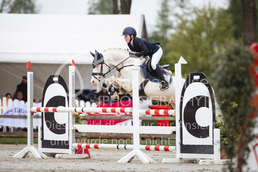 240504_PonyTrophy-183 | Deine schönsten Turniermomente als professionelle Fotos! Entdecke hochwertige Pferdesport-Fotografie im Online-Shop. Jetzt Fotos finden & bestellen!