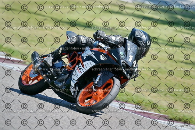 26BT01-1098 | 140 - Realisiert mit Pictrs.com