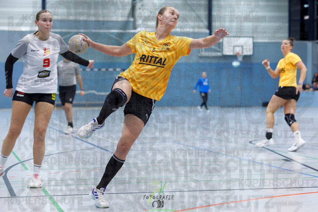 Frauen Oberliga Mitte (HHV); HSG Eibelshausen/Ewersbach - HSG Wettenberg II | Frauen Oberliga Mitte (HHV); HSG Eibelshausen/Ewersbach - HSG Wettenberg II am 13.12.2025 in Steinbrücken (Sporthalle am Hammerweiher)Photo © 2025 - Jörg Heinrich - Realisiert mit Pictrs.com