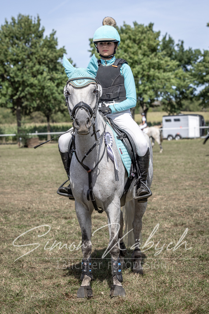 20250907-_3LI0171 | Tierfotografie Pferde, Hunde, Katzen, Haustiere.
Turnierfotografie Reitturniere, Reiten, Springreiten, Dressur in Hanau, dem Main-Kinzig-Kreis und dem Rhein-Main- Gebiet um Frankfurt