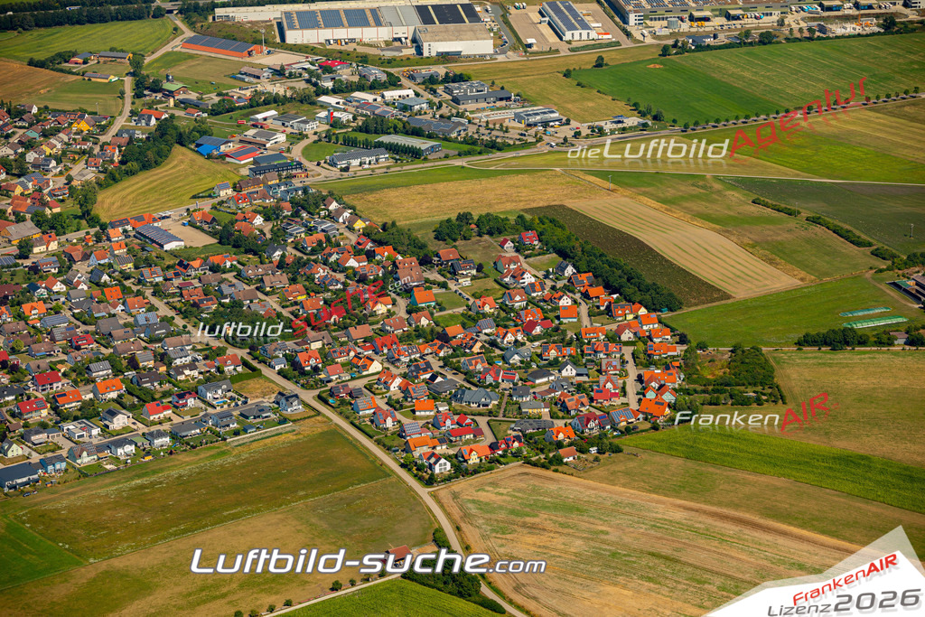 Das Luftbild zeigt :  Aurach - Die Luftaufnahme wurde 2024 vom UL-Flugzeug aus erstellt ( keine Drohne ) - Hochauflösende Luftaufnahme - Für grossformatige Ausdrucke geeignet. Die Geschenkidee !Mit Lizenz und Bildrechte bestellbar