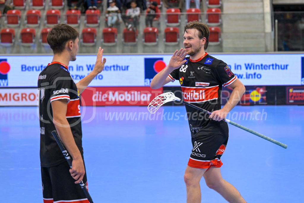 HC Rychenberg vs UHC Uster - 14. October 2022 | HC Rychenberg vs UHC Uster
AXA Arena, Winterthur
Markus Kulmala (#88 UHC Uster) erzielt das 1:1.
Bild: Sportfotografie Markus Aeschimann | www.markus-aeschimann.ch - Realisiert mit Pictrs.com