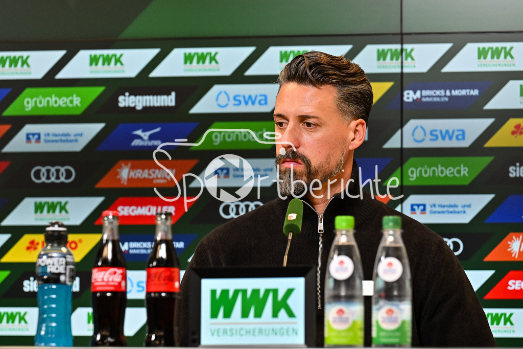 FC Augsburg - Borussia Dortmund | AUGSBURG, GERMANY - Sandro WAGNER headcoach FC Augsburg at the pressconference after the bundesliga match between FC Augsburg vs. Borussia Dortmund on matchday 9 at WWK Arena on October 31, 2025 in Augsburg, Germany / DFL REGULATIONS PROHIBIT ANY USE OF PHOTOGRAPHS AS IMAGE SEQUENCES AND/OR QUASI-VIDEO
