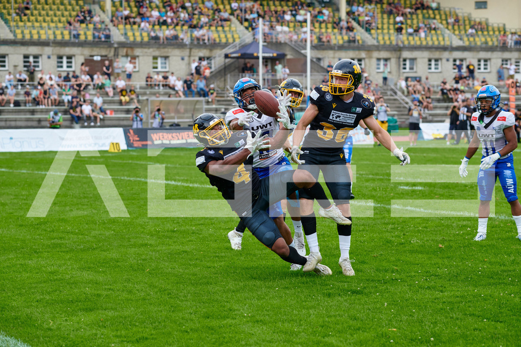 MUC_Cowboys_Comets_AGES_D858879 | AGES Fotoshop