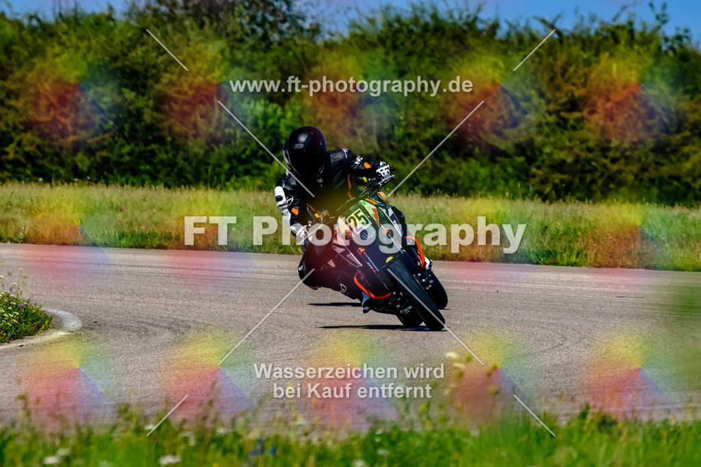 025-3429 | Hier findet Ihr Bilder von Touristenfahrten auf der Nürburgring Nordschleife oder von anderen Veranstaltungen die ich besucht habe. Viel Spass beim Durch Schauen 