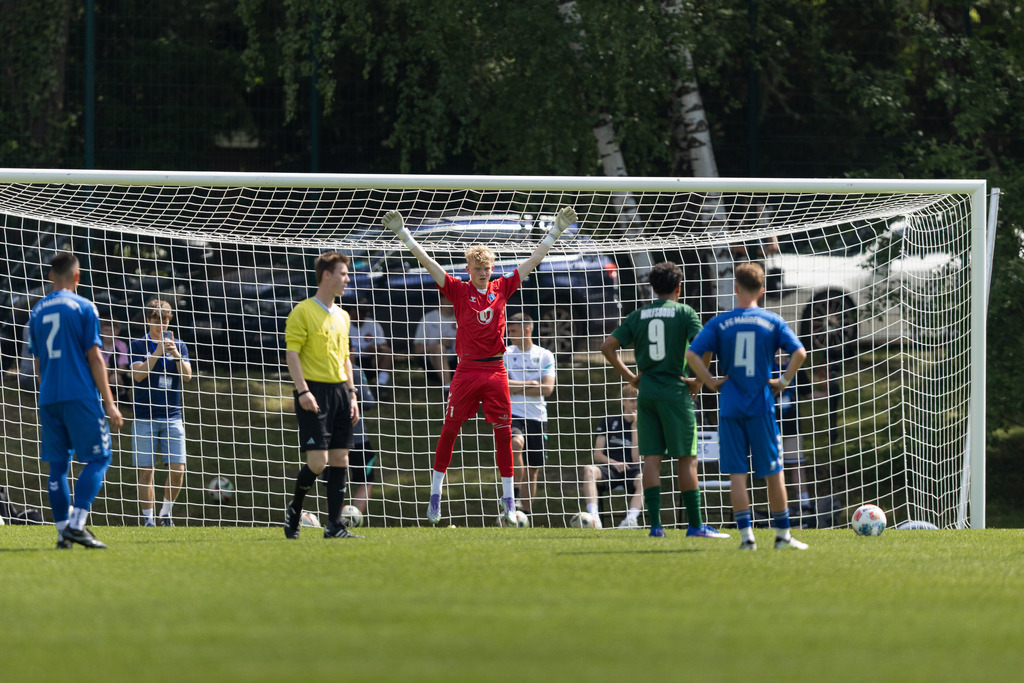 Fußball I Männer I 40. Pfingscup Hollage I 13033 | realhellocedii - Realisiert mit Pictrs.com