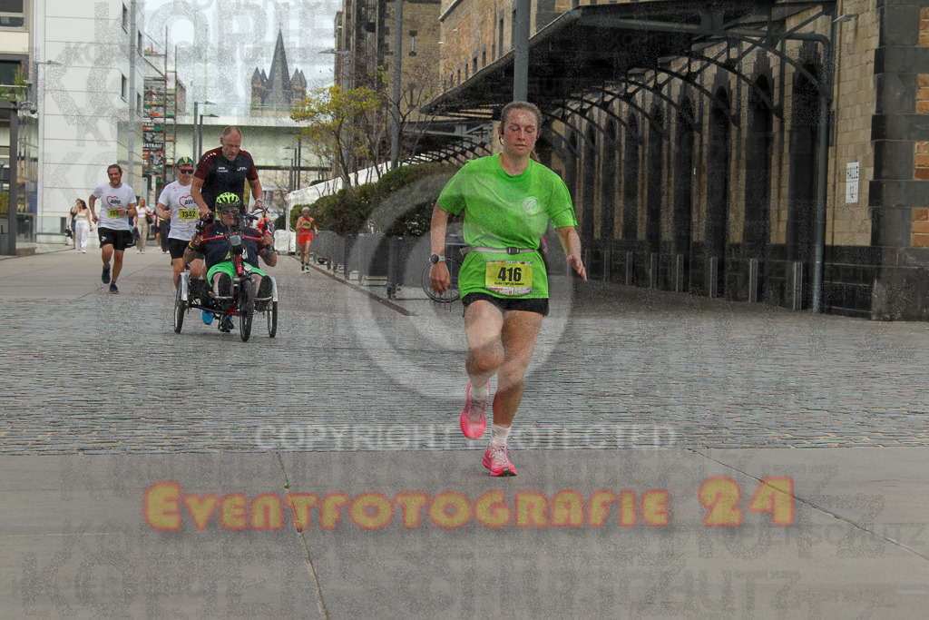 250920_1322_EV4_5303 | Sportfotografie im Rhein-Sieg Kreis, Köln, Bonn, NRW, Rheinland Pfalz, Hessen, etc. Unser Tätigkeitsfeld umfasst den Laufsport vom Volkslauf über den Marathon, Duathlon, Triathon bis zum Ultralauf wie Kölnpfad Ultra oder Schindertrail.