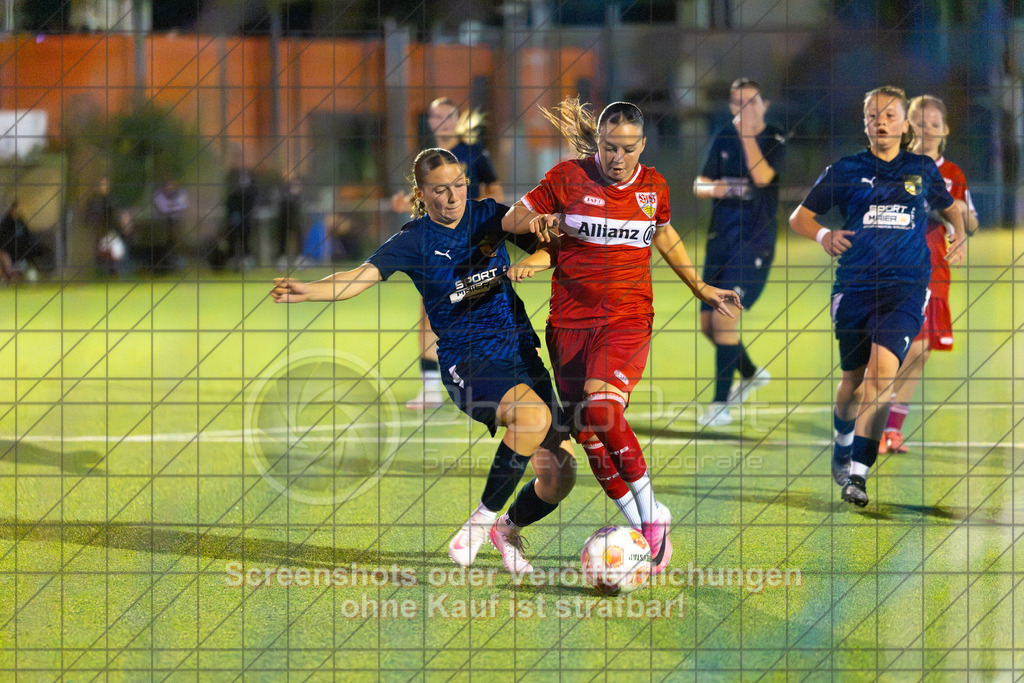 20261007_193553_0133_(c)_by_PhotoPeet | #,ASV Spartania Eislingen (blau) vs. VFB Stuttgart (rot), Fußball, Verbandspokal der B-Juniorinnen,  Saison 2026/2027, Kunstrasenplatz, Öschhalle, 73054 Eislingen, 07.10.2026 - 18:30 Uhr,Foto: PhotoPeet / Sport- &amp; Eventfotografie / Peter Harich