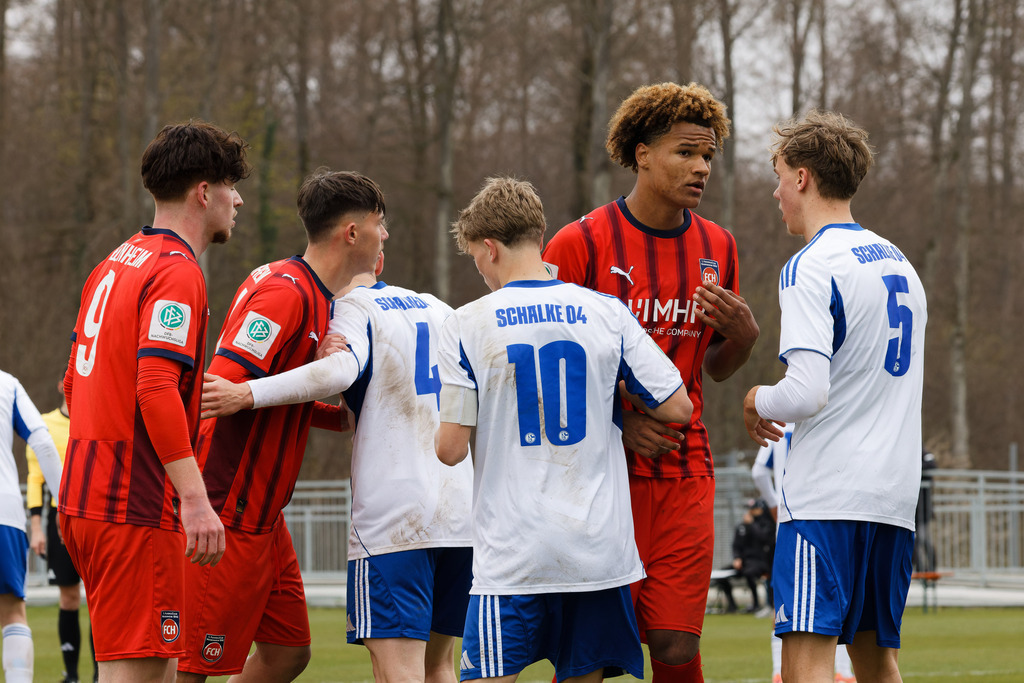 20260412-FCHS04_169 | 1.FC Heidenheim 1846 vs. FC Schalke 04, Fußball, U19, A-Junioren, NWL, U19-DFB-Nachwusliga, 2025/2026, 8. Spieltag, 12.04.2026 in Heidenheim, Walter-Birkhold-Jugendstadion (Foto: Michael Bulling) - Realisiert mit Pictrs.com