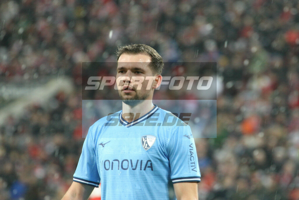 1. FC Köln - VFL Bochum | Kevin Stöger - © Sportfoto-Sale (MK) - Realisiert mit Pictrs.com