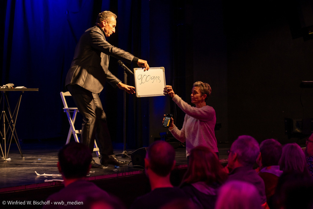 wwb-2412-0413 | <Fotografie> <Video> <Film> <Winfried Bischoff> - Realisiert mit Pictrs.com