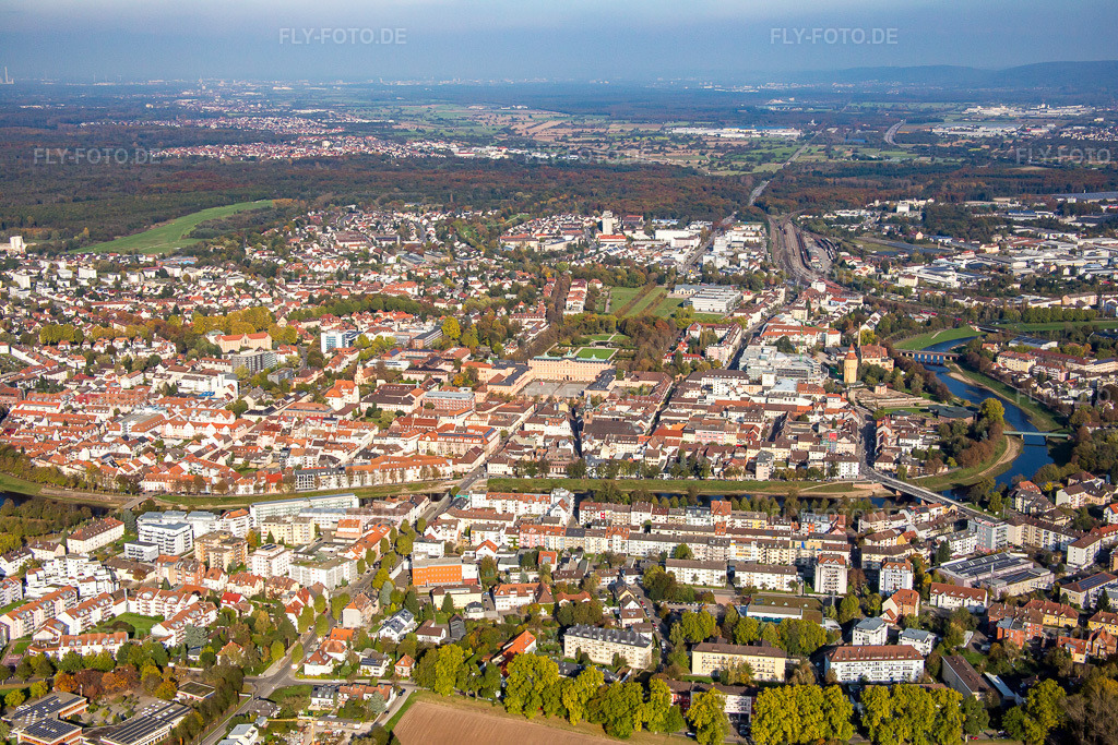 Luftbild: Zentrum in Rastatt im Bundesland Baden-Württemberg in Deutschland. Foto: IMG_075251.jpg vom 26.10.2014 durch Werner Riehm/FLY-FOTO.de