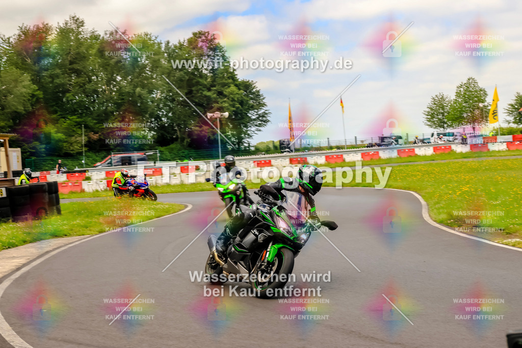 VBK-8224 | Hier findet Ihr Bilder von Touristenfahrten auf der Nürburgring Nordschleife oder von anderen Veranstaltungen die ich besucht habe. Viel Spass beim Durch Schauen 