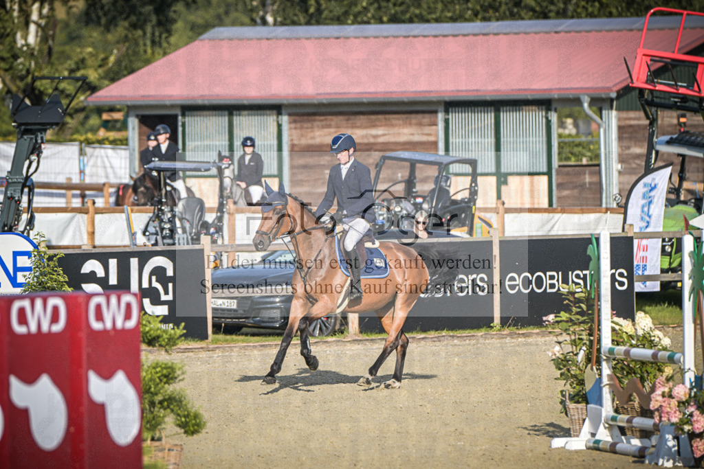 DOS_7047 | Entdecke hochwertige Reitturnierfotos von Foto Oger. Professionell, emotional und authentisch – jetzt Lieblingsmomente im Shop bestellen.Deutschlandweite Turnierfotografie. - Realisiert mit Pictrs.com
