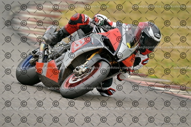 25bt05-1058 | markuskiefer.com - Realisiert mit Pictrs.com