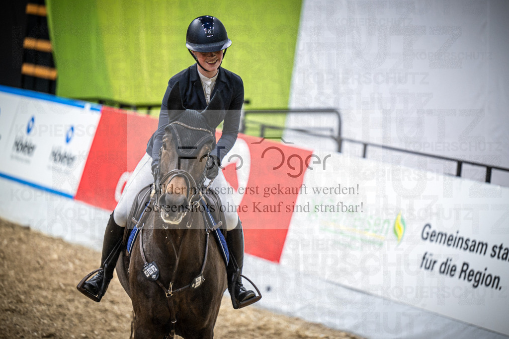 DOS_2481 | Entdecke hochwertige Reitturnierfotos von Foto Oger. Professionell, emotional und authentisch – jetzt Lieblingsmomente im Shop bestellen.Deutschlandweite Turnierfotografie. - Realisiert mit Pictrs.com