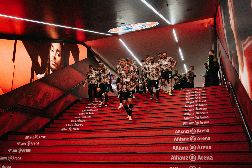 _STP8333 | Der offizielle Shop für FC St. Pauli Fotos. Wähle aus Spielszenen & Fanmomenten dein FCSP Wunschformat. Wir liefern Millerntor-Atmosphäre.