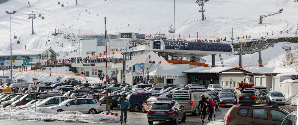 30012016-fb-0602 | volle Parklplätze an der Talstation