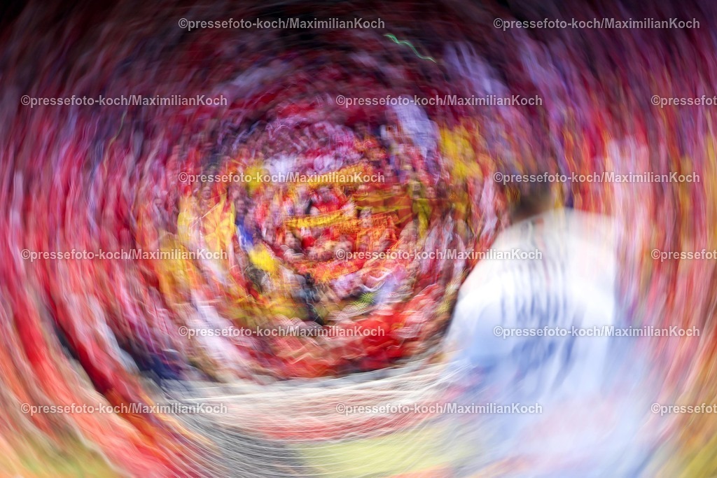 EHF18012601019 | 18.01.2026, Handball, Men's EHF EURO 2026, Portugal - Nordmazedonien, Jyske Bank Boxen in Herning, Dänemark, Preliminary Round: Dynamic Feature of the full Grandstand with spectators