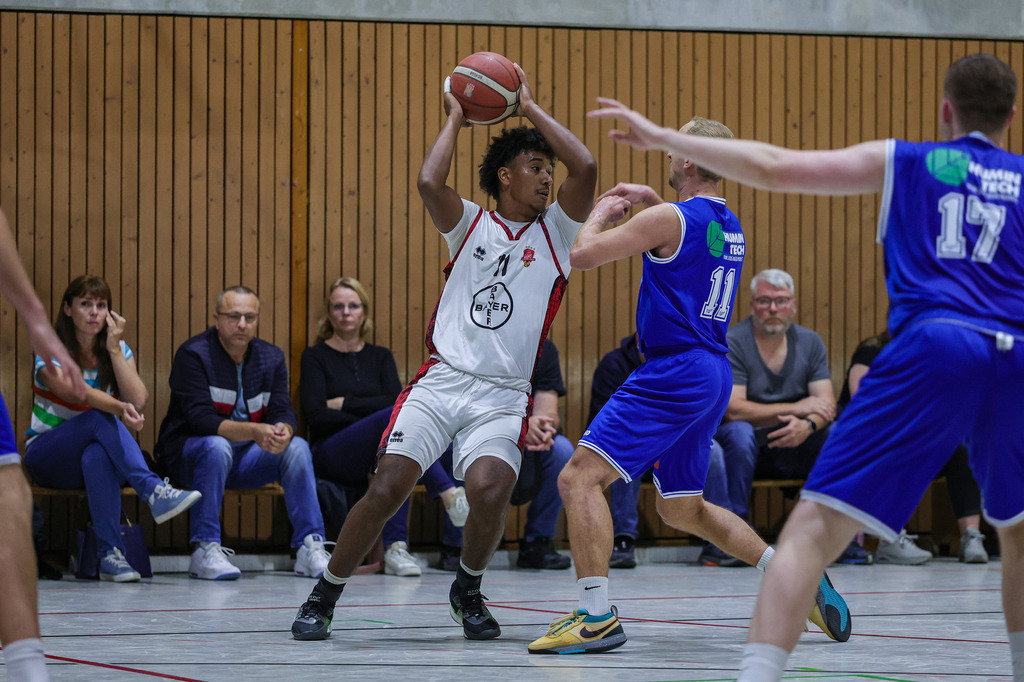 Regio BAYER GIANTS vs NEW Elephants Grevenbroich-48 | Fotos von Basketballspielen aus dem Raum NRW fotografiert von Gero Mueller-Laschet und Daniel Schaefer - Realisiert mit Pictrs.com