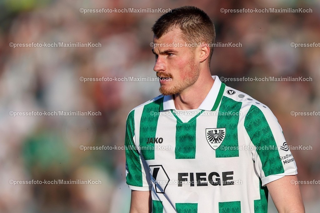 SCP09052502262 | 09.05.2025, Fußball, Preußen Münster - Hertha BSC, 2. Fußball Bundesliga, 33. Spieltag, Preußenstadion, Saison 2024 2025: Niko Koulis (Preussen Muenster #24) DFB regulations prohibit any use of photographs as image sequences and or quasi-video.
