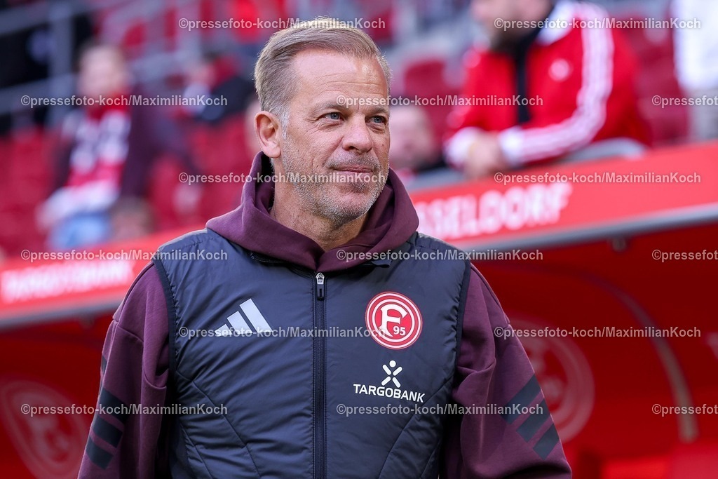 F9510042601006 | 10.04.2026, Fußball, Fortuna Düsseldorf - Holstein Kiel, 2. Fußball Bundesliga, Herren, Merkur Spiel-Arena, 29. Spieltag, Saison 2025 2026: Cheftrainer Markus Anfang (Fortuna Düsseldorf #hc)  DFB regulations prohibit any use of photographs as image sequences and or quasi-video.