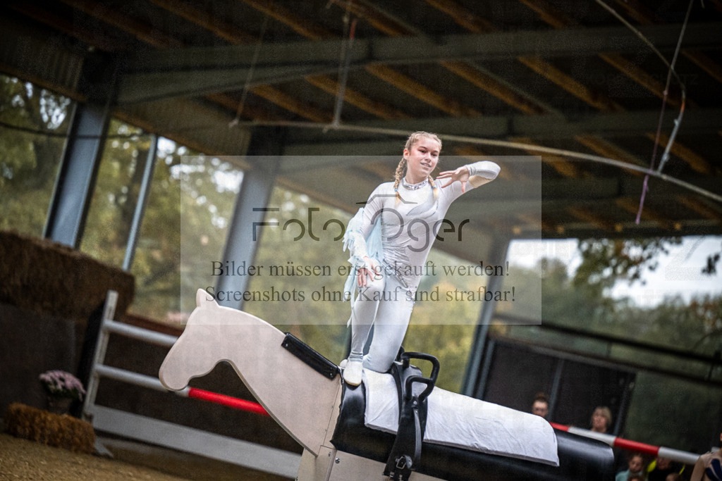 DOS_0151 | Entdecke hochwertige Reitturnierfotos von Foto Oger. Professionell, emotional und authentisch – jetzt Lieblingsmomente im Shop bestellen.Deutschlandweite Turnierfotografie. - Realisiert mit Pictrs.com