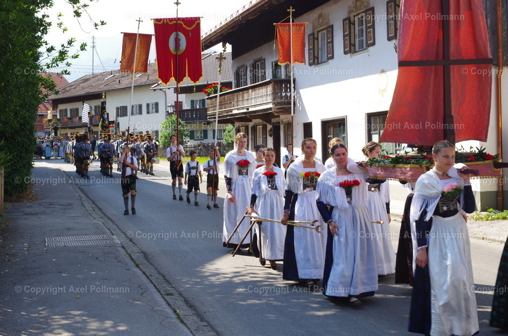 IMGP3601 | fotografiert von Axel PollmannLeonhardi Wallfahrt Benediktbeuern und Murnau, Fronleichnam, Fasching, Landschaft im Loisachtal und Benediktbeuern  - Realisiert mit Pictrs.com