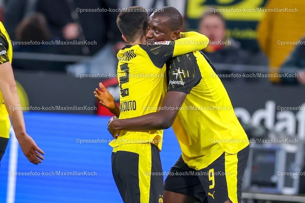 BVB13012601090 | 13.01.2026, Fußball, Borussia Dortmund - SV Werder Bremen,, 1. Fußball Bundesliga, 17. Spieltag, Signal Iduna Park, Saison 2025 2026: Torjubel nach dem Tor zum 3:0 durch Torschütze Serhou Guirassy (BVB #09)  zusammen mit Yan Couto (BVB #02)   DFB regulations prohibit any use of photographs as image sequences and or quasi-video.