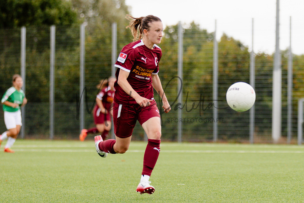Frauen Landesliga, 2. Spieltag, Saison 2025/2026: 1. FC Gievenbeck - ASC Schöppingen | IGA 2027 Frauen Landesliga, 2. Spieltag, Saison 2025/2026, 1. FC Gievenbeck empfängt ASC Schöppingen im Sportpark Gievenbeck in Münster. Foto: sportfotografie.ms | Markus Paletta - Realisiert mit Pictrs.com