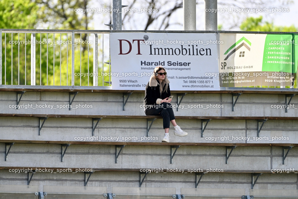 ASK Klagenfurt vs. SK Vorwärts Steyr 21.4.2024 | Besucherin Sportpark Fischl, ASK Klagenfurt vs. SK Vorwärts Steyr 21.4.2024, ASK Klagenfurt vs. SK Vorwärts Steyr am 21.04.2024 in Klagenfurt (ASK Sportzentrum Fischl), Austria, (Photo by Bernd Stefan)