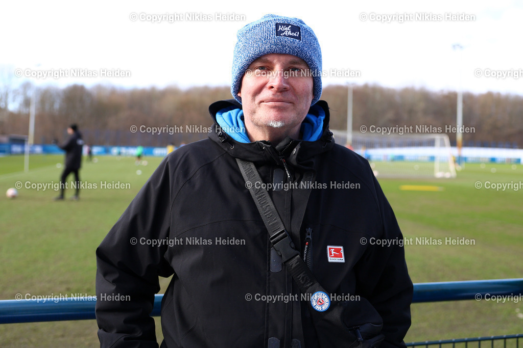NH_HolsteinKiel_Training_18022026 | Holstein-Kiel-Fans nahmen an der Umfrage der Kieler Nachrichten teil.Fußball I Herren I Training I Saison 2025-2026 I Holstein Kiel I 18.02.2026 I Citti-Fußballpark