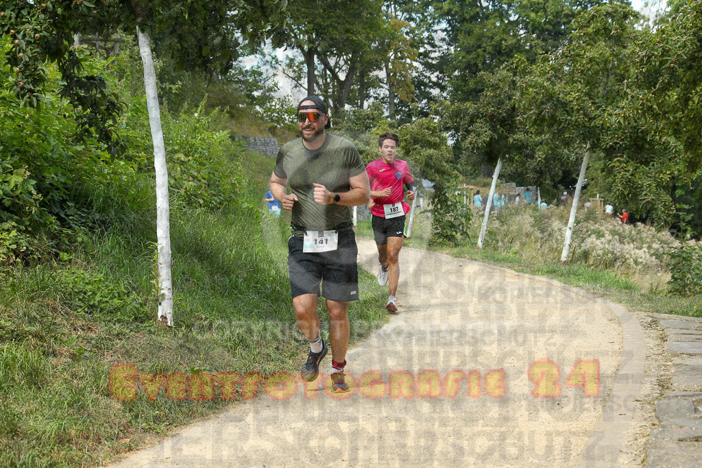 250824_1254_EX1_0899 | Sportfotografie im Rhein-Sieg Kreis, Köln, Bonn, NRW, Rheinland Pfalz, Hessen, etc. Unser Tätigkeitsfeld umfasst den Laufsport vom Volkslauf über den Marathon, Duathlon, Triathon bis zum Ultralauf wie Kölnpfad Ultra oder Schindertrail.