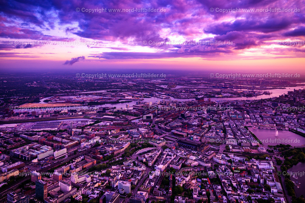Hamburg_Mitte_ELS_8982060525 | HAMBURG 06.05.2025 Stadtansicht des Innenstadtbereiches an den Uferbereichen der Binnenalster und Außenalster im Ortsteil Sankt Georg in Hamburg, Deutschland. // City view of the downtown area on the shore areas of Binnenalster and Aussenalster in the district Sankt Georg in Hamburg, Germany. Foto: Martin Elsen