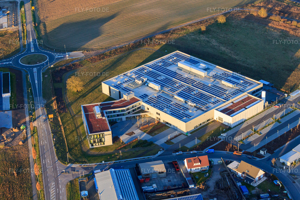 Luftbild: DBK EMS GmbH & Co. KG im Gewerbegebiet Nordring in Rülzheim im Bundesland Rheinland-Pfalz in Deutschland. – Foto: IMG_62271.jpg vom 23.02.2014 durch Werner Riehm/FLY-FOTO.de – Auflösung des Originals: 4752 x 3168 px – DBK Group - Your Partner for Heating & Cooling