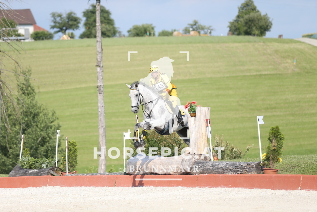 DL2Q3174 | Willkommen bei Brunnmayr - Design & Fotografie – Ihrem Spezialisten für Reitturniere und Pferdeveranstaltungen in Oberösterreich, Salzburg und Bayern! Seit über 17 Jahren sind wir leidenschaftlich dabei.