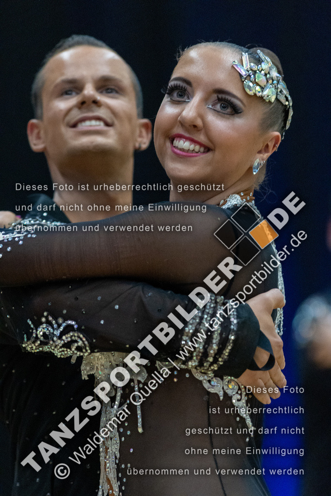 20230415-12028 | Hier finden Sie Tanz Bilder vom Latein und Standard Formationen tanzen. Sportbilder vom Tanzsport. Schöne Fotos und von Weltmeisterschaft, Europameisterschaft, Bundesliga, Regionalliga, Oberliga und Landesliga sowie von GOC Stuttgart, DanceComp, WM Bremen