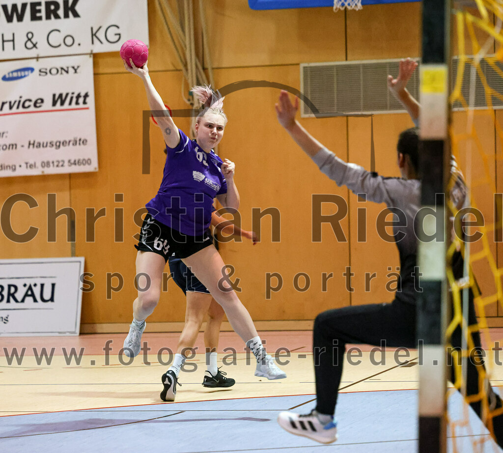 2022-11-19_060_SpVgg_Altenerding_gegen_HC_Donau-Paar | Erding, Deutschland, 19.11.2022:
Handball, Bezirksoberliga Frauen Altbayern 2022 / 2023, 5. Spieltag, SpVgg Altenerding gegen HC Donau/Paar, Endergebnis: 22:33

Selina Becker (SpVgg Altenerding, #69), Katharina Reisch (HC Donau/Paar, #1)

Foto: Christian Riedel / fotografie-riedel.net