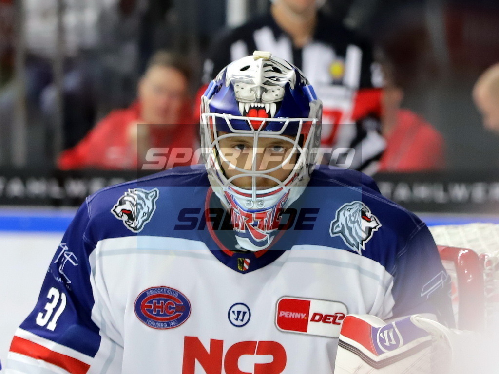 Niklas Treutle - NIT | Niklas Treutle - NIT - Realisiert mit Pictrs.com