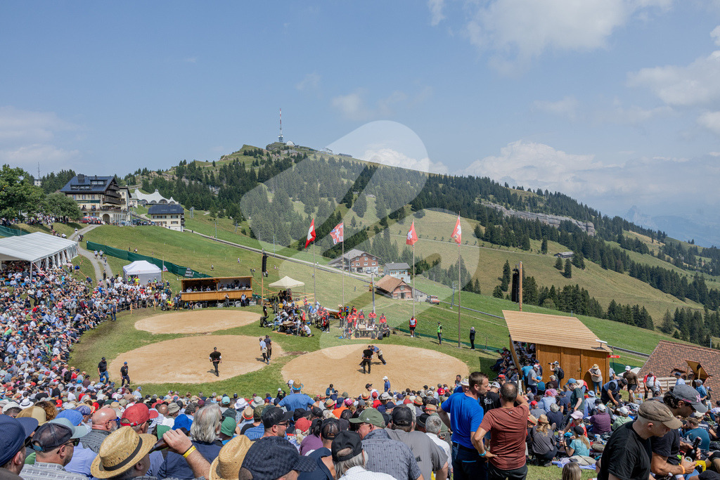 Rigi2026_5G_00037 | Die Schwinger des Schwyzer Kantonalen Schwingerverbandes: Fotos, die Dynamik und Leidenschaft festhalten, sowie emotionale Momente aus dem traditionellen Schwingsport zeigen. - Realisiert mit Pictrs.com