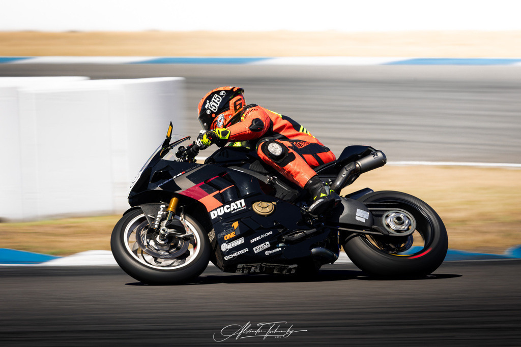 Ducati Trackday Hockenheimring 2026 | Entdecken Sie die faszinierende Welt von Alexander Tschuncky Arts: Kreative Fotografie, atemberaubende Automobilkunst und hochwertiger Bilderdruck. Lassen Sie sich inspirieren! - Realisiert mit Pictrs.com
