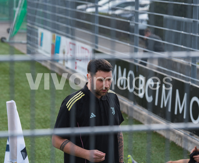 juv_lut_fmachado-0203 | Images from the Juniors B match between Juventus Academy and FC Lutry, played on 18 March 2026 in Lutry, Switzerland, featuring players, coaching staff and match action throughout the game.