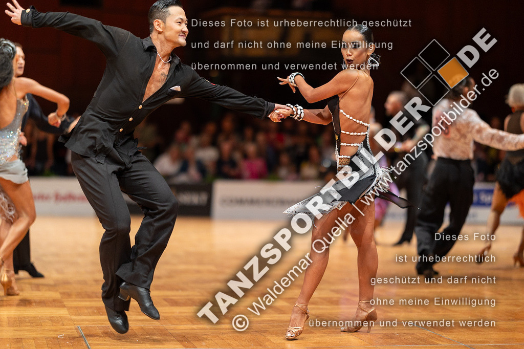 20230812-10048 | Hier finden Sie Tanz Bilder vom Latein und Standard Formationen tanzen. Sportbilder vom Tanzsport. Schöne Fotos und von Weltmeisterschaft, Europameisterschaft, Bundesliga, Regionalliga, Oberliga und Landesliga sowie von GOC Stuttgart, DanceComp, WM Bremen