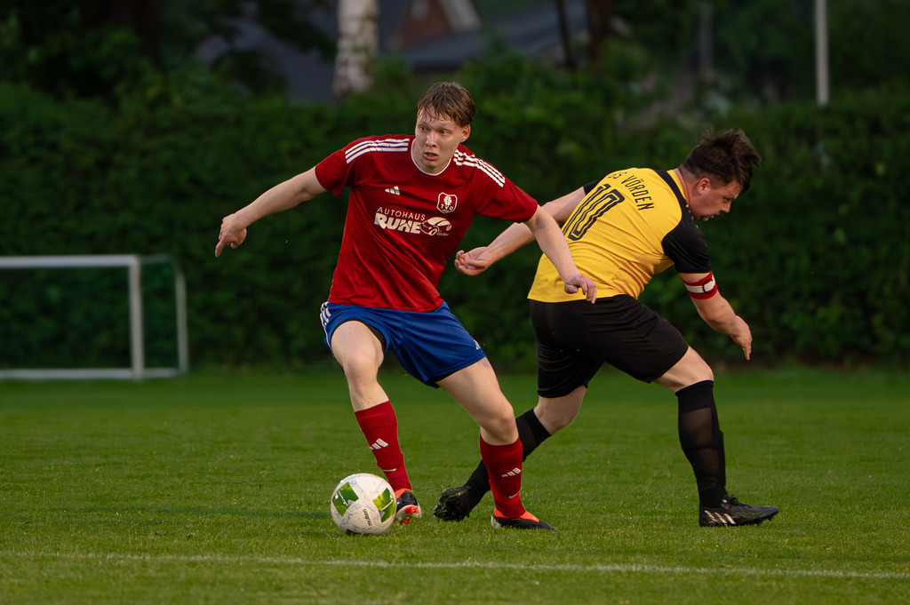 Fußball I Herren I Saison 2025-2026  I 2. Kreisklasse I 28. Spieltag I TV Dinklage III - BS Vörden II I 0924 | jns.sportfotos - Realisiert mit Pictrs.com